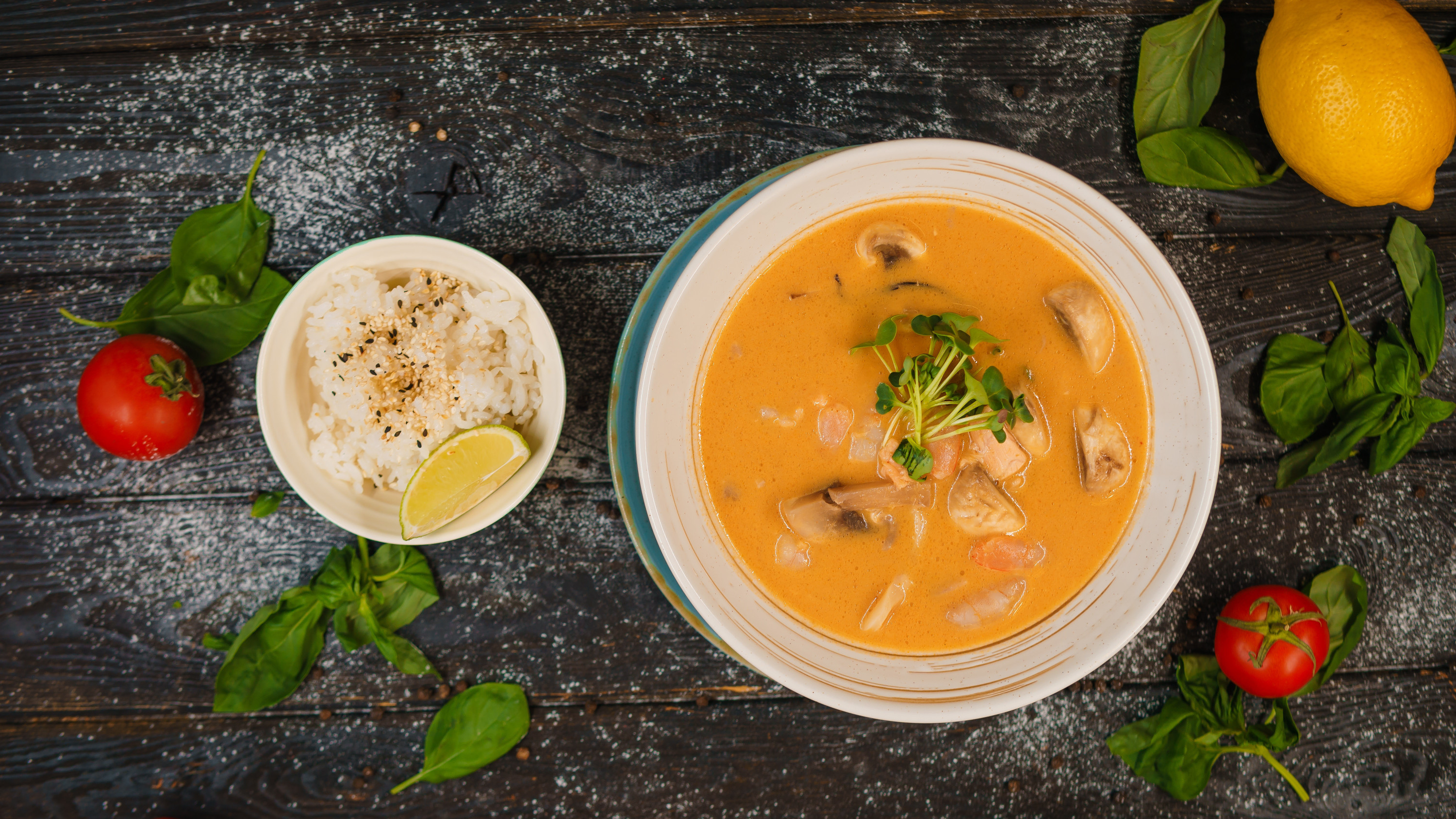 Том-ям с морепродуктами