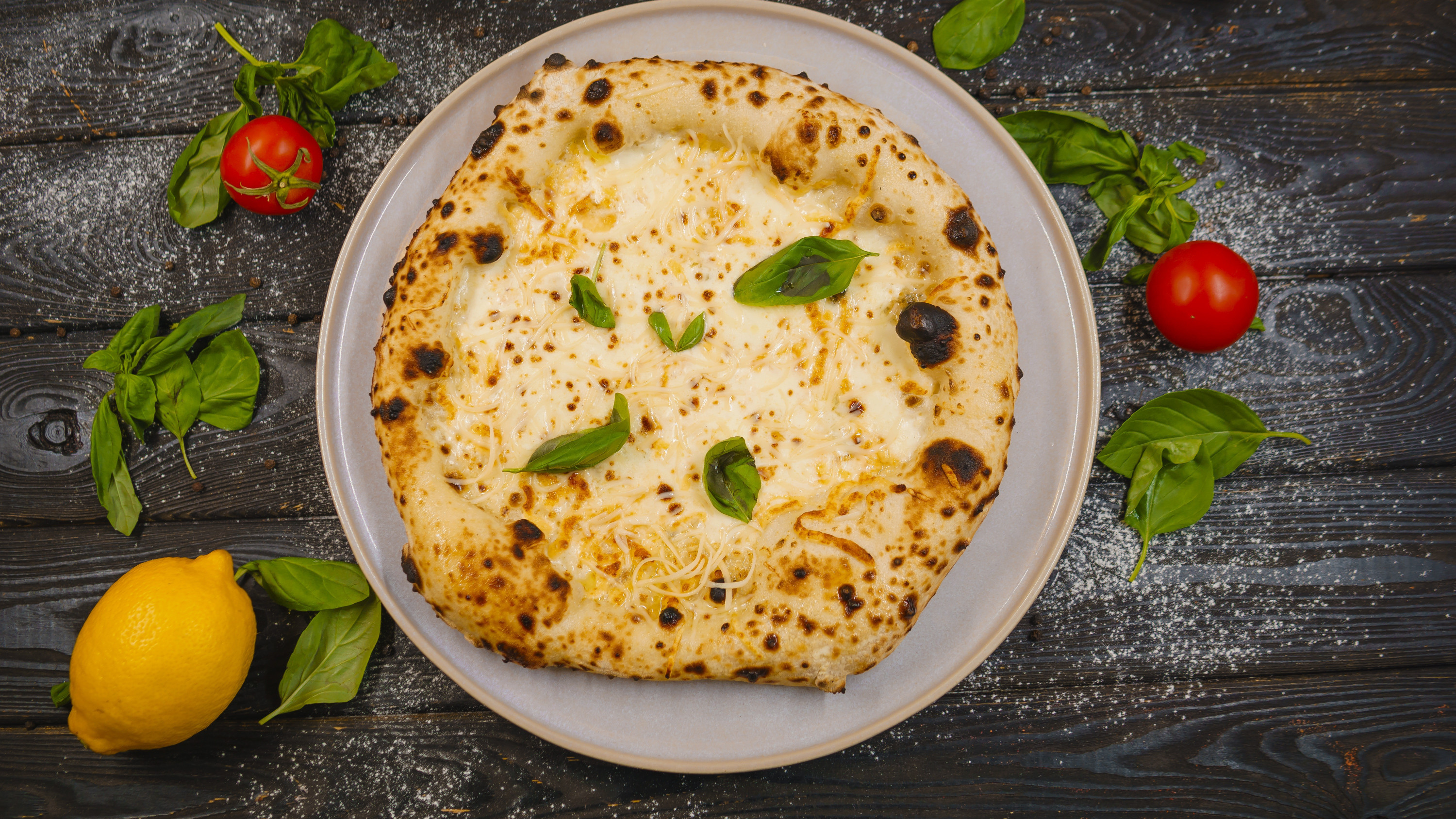 Пицца четыре сыра